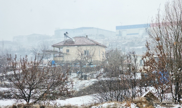 Kayseri'de kar yağışı: Yüksek kesimler beyaza büründü!