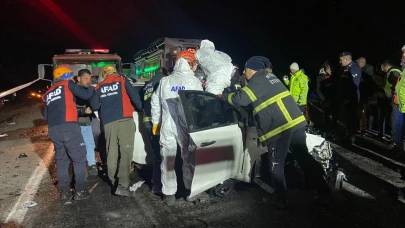 Kayseri yolunda feci kaza: 2 ölü, 1 ağır yaralı