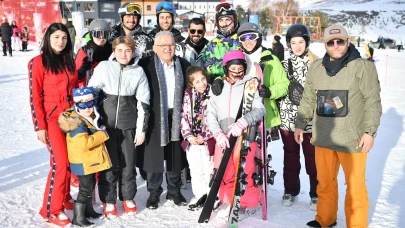 Başkan Büyükkılıç, Erciyes'te kayak tutkunlarıyla buluştu!