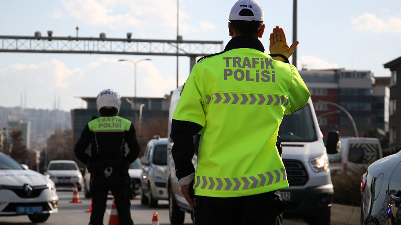 Eski ve yeni vekiller trafikte cezadan ömür boyu muaf tutulacak!