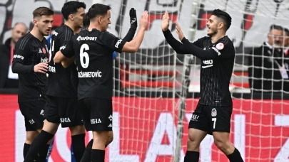 Beşiktaş Antalyaspor'u yenerek Ziraat Türkiye Kupası'nda çeyrek finale yükseldi!