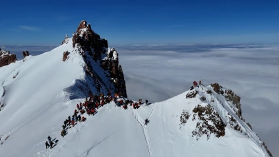 Summit Turkey Expeditions Ekibi, Erciyes Dağı'na Tırmanışını Başarıyla Tamamladı!