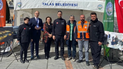 Talas Belediyesi'nden meydanda deprem standı!