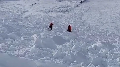 Erciyes'te çığ düşme anı kamerada!