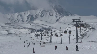 Erciyes'e kar yağdı, sezon uzadı!